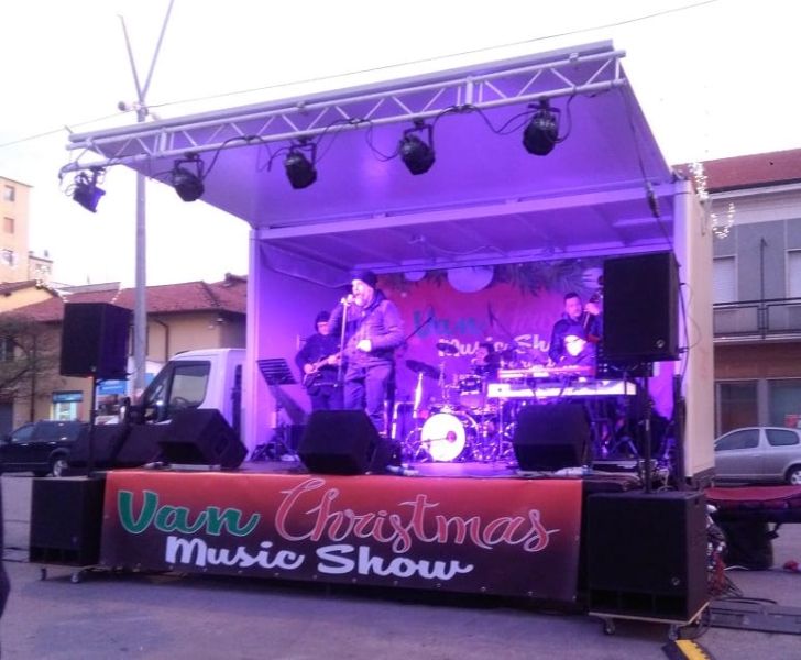 Palco mobile con service audio e luci